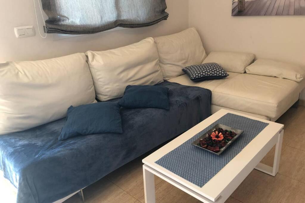אליקאנטה Beautiful Apartment With Swimming Pool And Beach מראה חיצוני תמונה